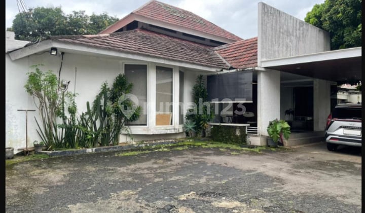 Dijual Rumah Cantik di Lingkungan yang Tenang di Lebak Bulus