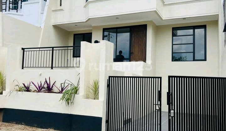 Dijual Rumah 2 Lantai Baru Renovasi Total Di Taman Yasmin