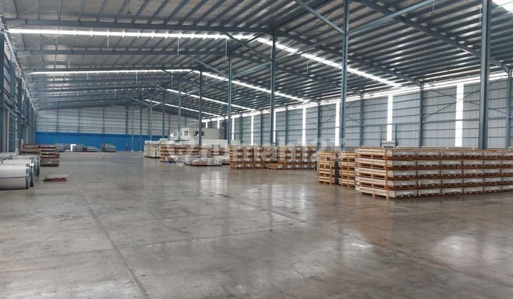 Di Jual Gudang dan Kantor Siap Pakai Delta Silicon Loading Dock