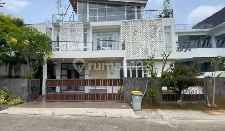 Rumah Mewah Siap Huni dengan Rooftop View Gunung Pancar di Cluster Santorini