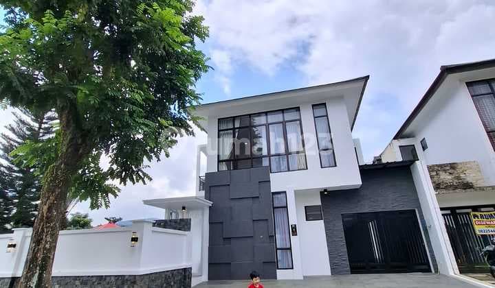 Rumah Siap Huni dengan Fasilitas Swimming Pool di Cluster Atmosphere