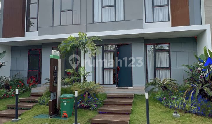 Rumah Mewah Dekat MRT Lebak Bulus