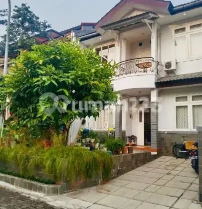 Bebas Banjir, Rumah, 2 Lantai, SHM, Siap Huni,