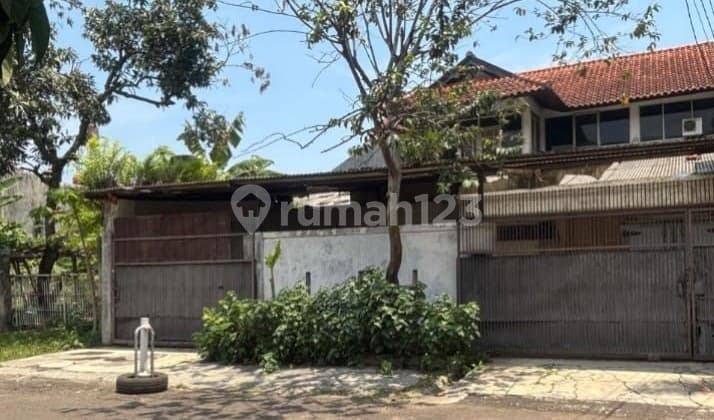 The Cheapest House in Pasir Salam, Bandung