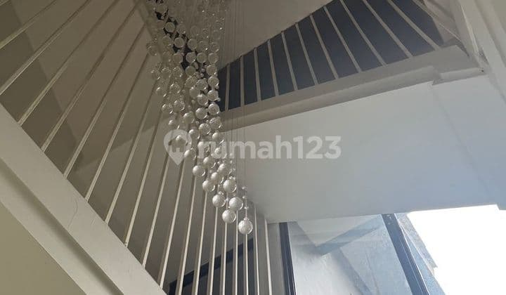 Cheap Sale: Semi-Furnished, Neat House at BSD Eminent Prestigia