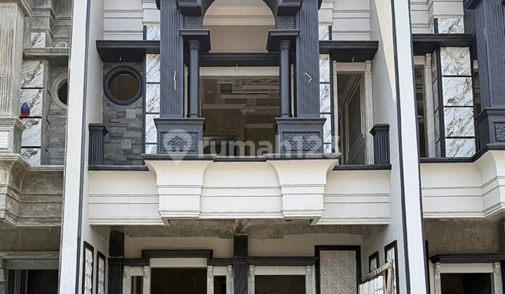 Rumah Mewah Harga Murah Lho Lokasi Di Pusat Kota Depok Dekat Dengan Universitas Stasiun Kereta Dan Exit Tol Cijago Dan Desari Kukusan Ui