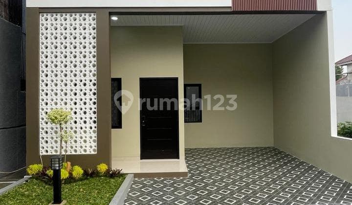 Rumah Dua Lantai Lokasi di Belakang Kampus Ui Kukusan Depok