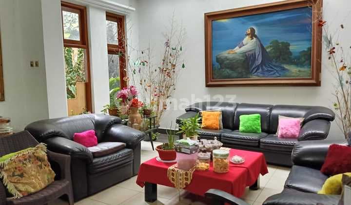 Rumah Murah 2 Lantai Clasic dan Kostan Bagus SHM Jln Purnawarman