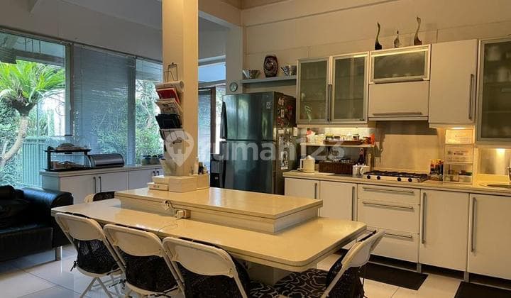 Rumah Murah 3 Lantai Modern Semi Furnished Shm Resor Dago Pakar