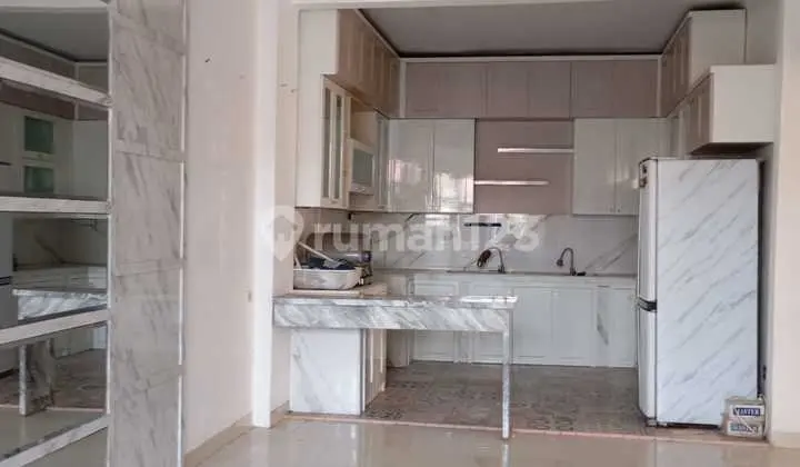 Affordable 3 Story House Ready to Occupy Good Freehold in Cigadung
