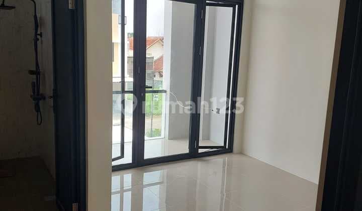 Cheap 2-Story New House Ready to Live In, Nice Freehold Title in Antapani