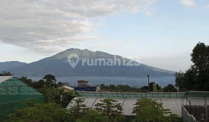 Villa di Caringin dengan View Gunung Salak