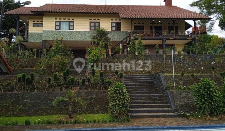 Villa Mewah Siap Huni di Jl. Alternatif Taman Safari