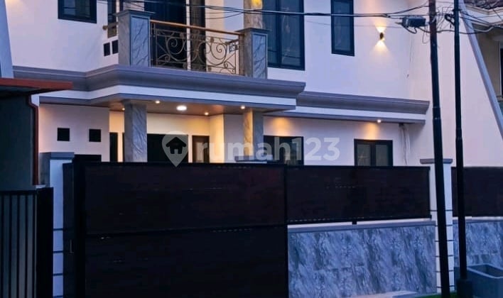 Rumah Dijual Manyar Kertoadi Surabaya 6 Kamar Siap Huni