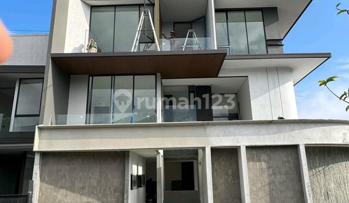 Rumah Baru 3 Lantai 5Kt Manyar Kertoadi Surabaya Siap Huni
