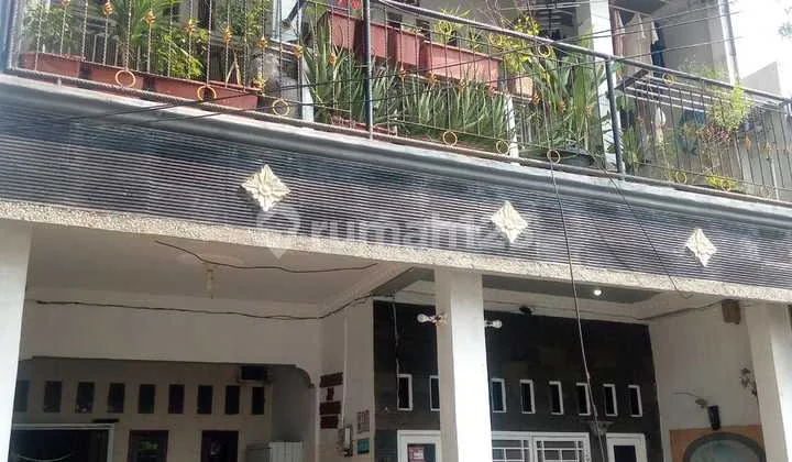 Rumah di Depok, Dekat Stasiun Kereta dan Terminal Bus,Strategis dan Dekat Akses Tol