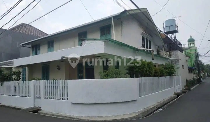 Selling Old House, Land Counts, 2 Plots in Rawamangun, East Jakarta