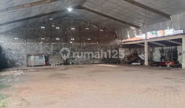 Gudang Strategis Plus Ruko 2 Lantai di Area Manyaran Semarang