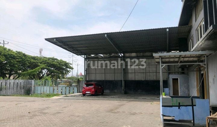 Ready-to-Use Warehouse Strategic Location Yos Sudarso Ready-to-Use Warehouse Strategic Location Yos Sudarso