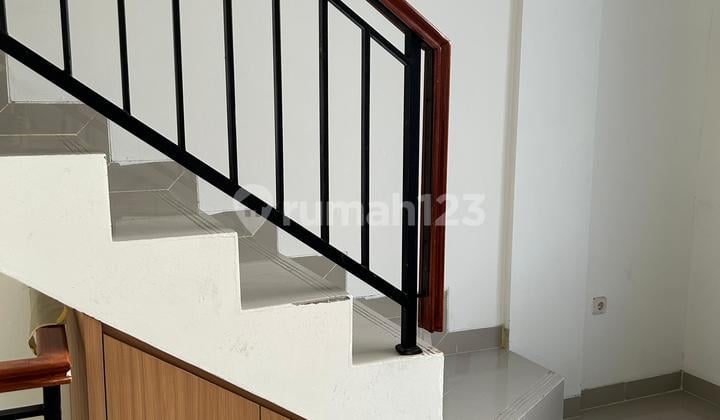 Ruko Siap Huni 3 Lantai Ada Rooftop Di Jl Kran