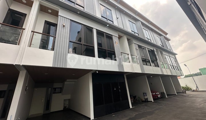 Rumah Murah 2 Kamar Di Dwiwarna Dekat Rs Husada Jakpus