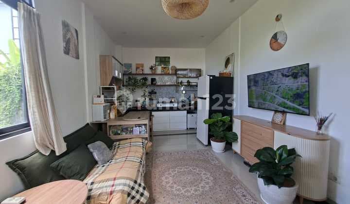 Rumah Balcony 3 Bedroom View Laut, 700 Meter ke Pantai Kedungu