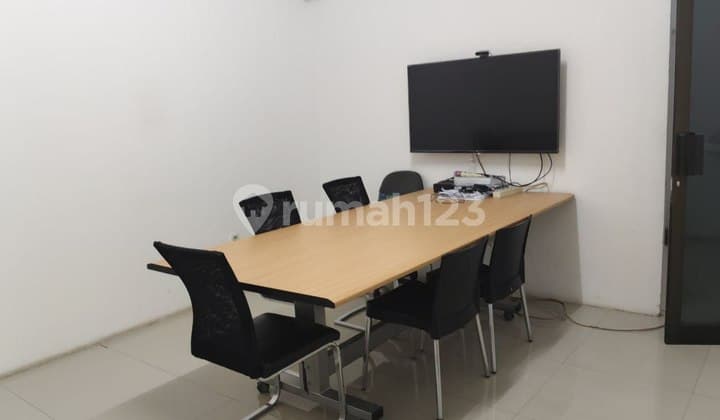 gedung perkantoran & workshop Daerah Manyar Kartika