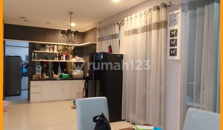 Rumah 2 Lantai Sorento Pakuwon City