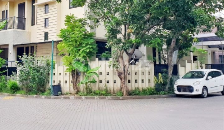 Rumah Puri Asri, Pakuwon City STRATEGIS, SIAP HUNI, JALAN UTAMA