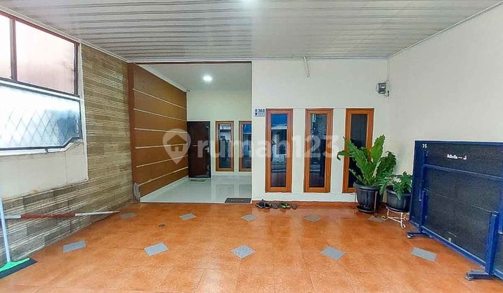 Dijual Rumah 2 Lantai, Lokasi Strategis di Perumnas Depok 2 Tengah