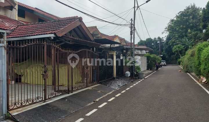 Rumah Ditaman Alfa Indah Joglo Jakarta Barat