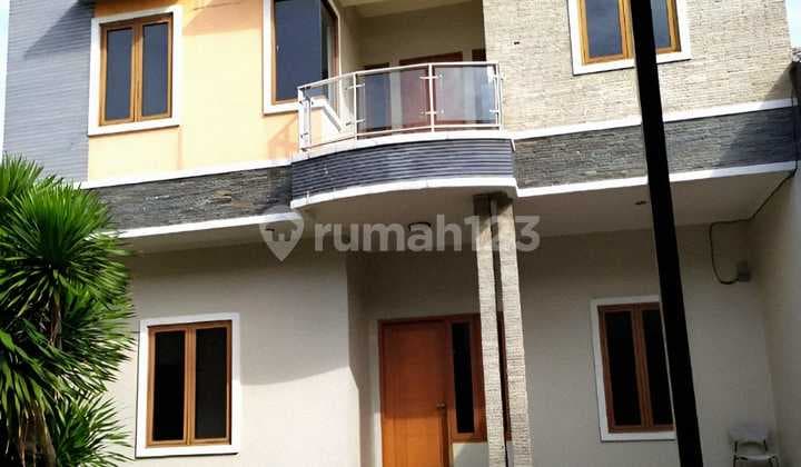 Dijual Rumah Strategis di Claster Bintaro Tangerang Selatan