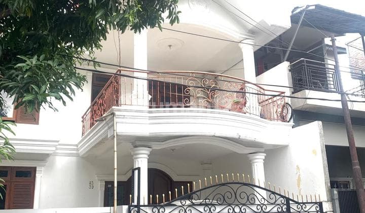 Dijual Rumah Siap Huni dan Strategis di Harapan Baru Kota Bekasi