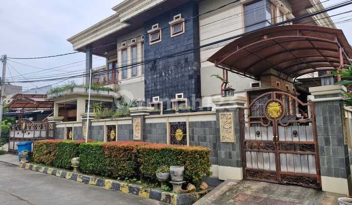 Dijual Rumah Mewah dan Sangat Strategis di Kota Bekasi
