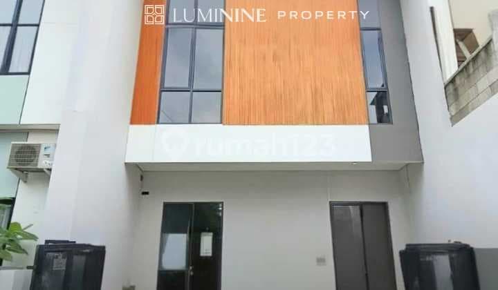Rumah Dijual Full Renovasi di Nusaloka, BSD City