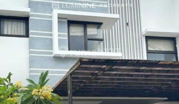 House for Sale in Greenwods Pamulang 8, South Tangerang