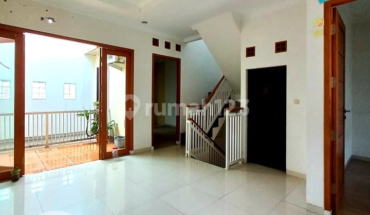 Rumah 3 Lantai di Cipayung Depok