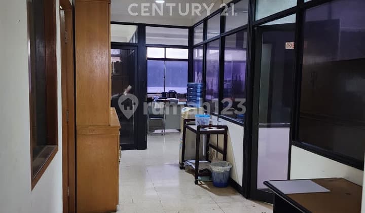 Disewakan Ruko Perlantai di Segitiga Emas Cikini