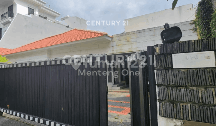 Spacious House in a Quiet and Strategic Area in Kebayoran Lama