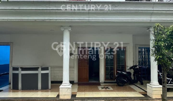 Strategic Office House Spacious Menteng Area.