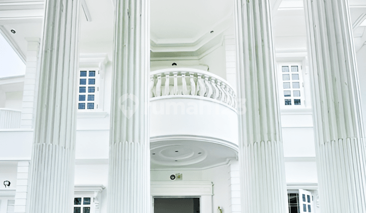 Rumah Mewah Menteng Inti, Dekat dengan Gereja dan Siap Huni