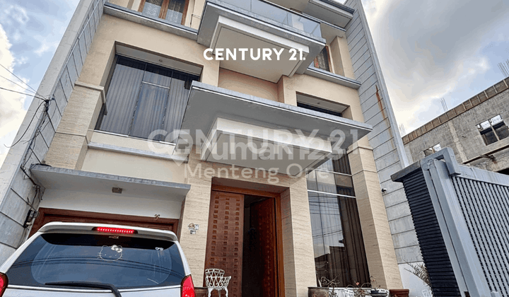 Rumah Mewah 3 Lantai Lokasi Strategis di Jakarta Pusat
