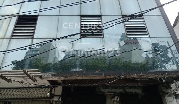 Ruko Empat Lantai di Jl Salemba Tengah di Pinggir Jalan Raya
