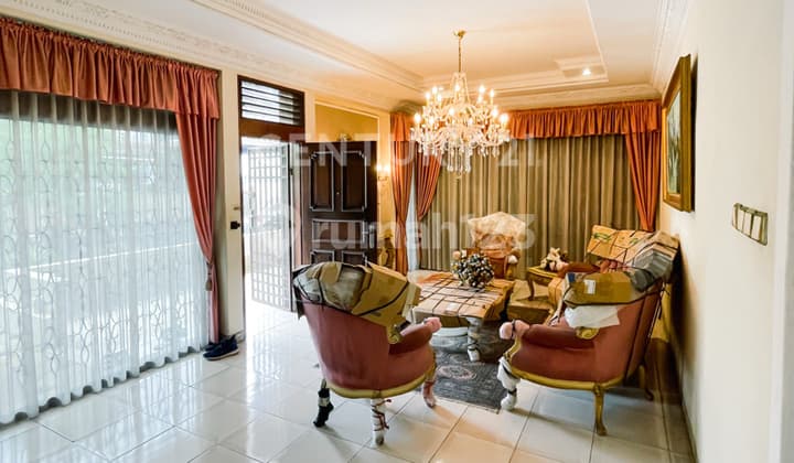 Kesempatan Terbatas Rumah Bebas Banjir dan Nyaman di Kramat!