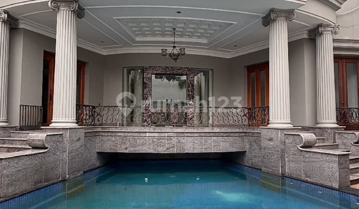 Disewakan Rumah Mewah di Menteng Siap Huni