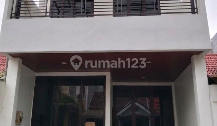 Dijual Rumah 2½ Lantai di Kemang Pratama, Bekasi