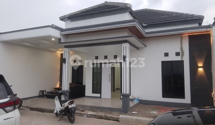 Jual Rumah Mewah Dekat Fasilitas Umum #179