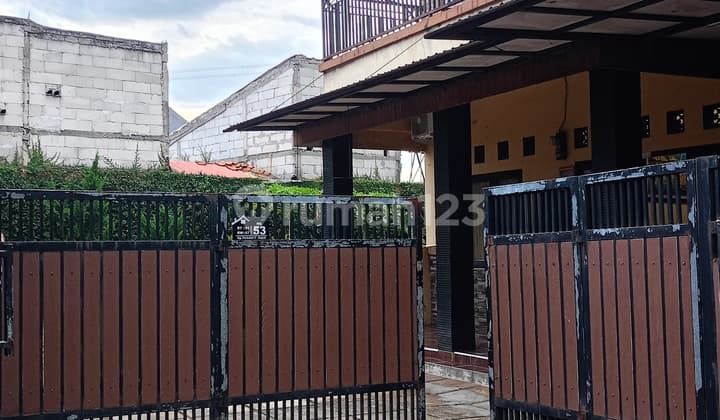 Comfortable 2-Story House, Quiet, Large Yard with High Fence