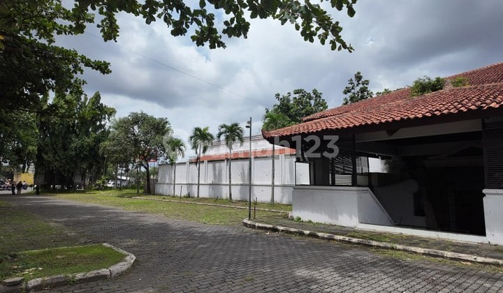 Disewakan Ruang Komersial Ekslusive Eks Hugos Cafe Mustika Yogya