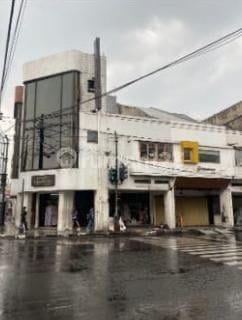 Mainroad Frontage Certificate 2 Floors. 2 Bedrooms 2 Bathrooms Rarely Available